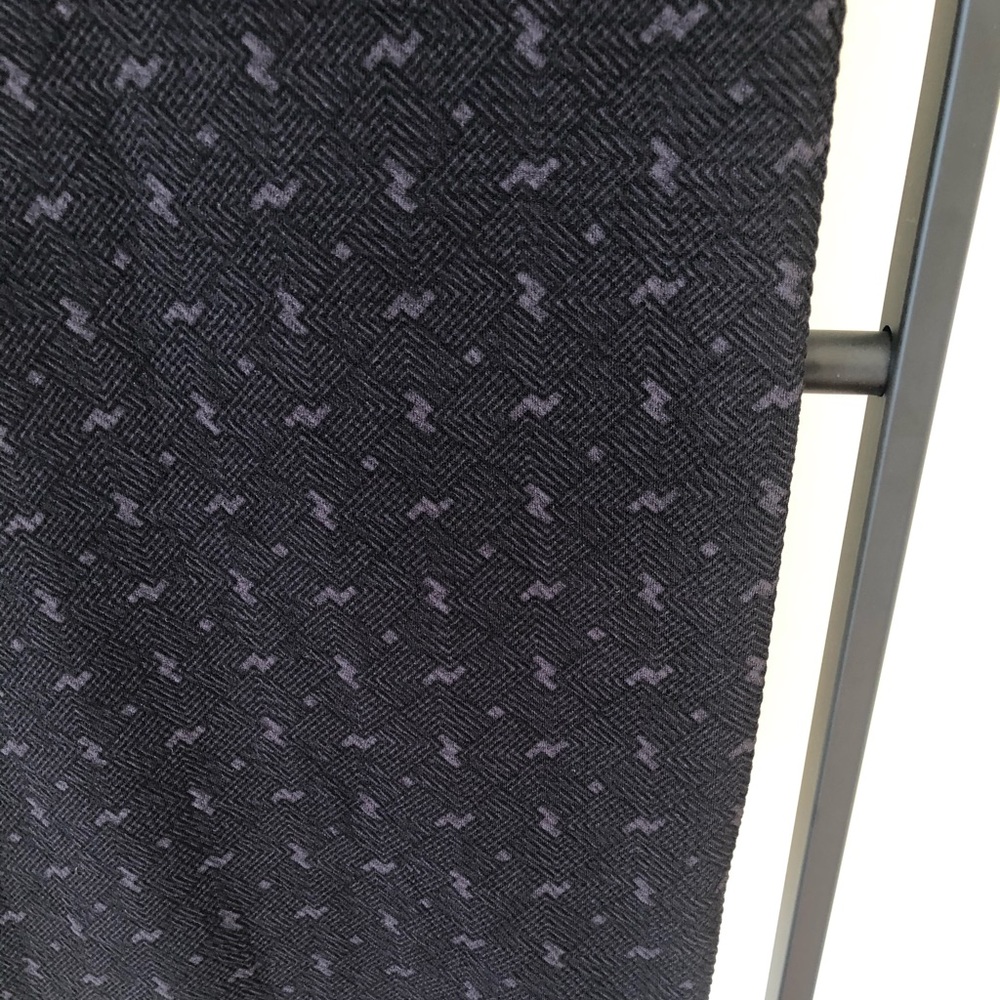 Lularoe LLR XS Cassie Pencil Skirt - Picture 2 of 3